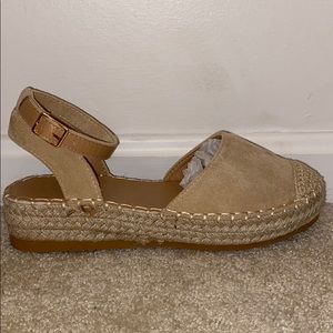 Cute summer platform sandals!